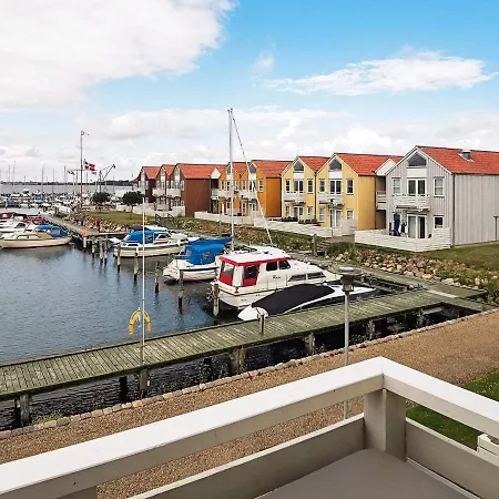 Apartamento 6 Person Holiday On A In *
